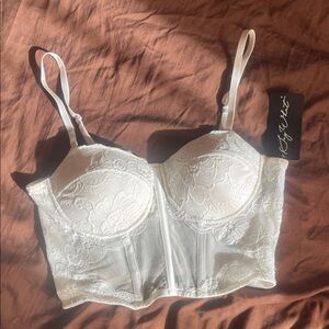 Elegant White Lace Bustier